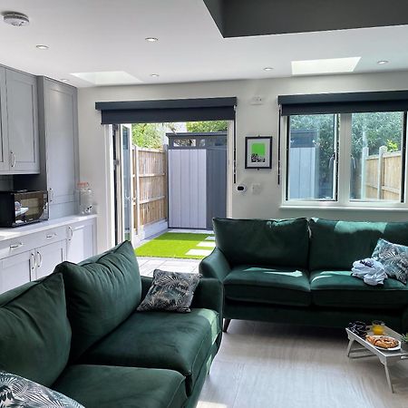 Superb Townhouse Near Vibrant Gloucester Road Бристоль Экстерьер фото