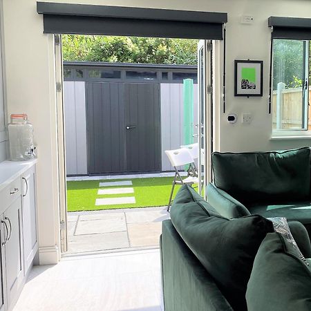 Superb Townhouse Near Vibrant Gloucester Road Бристоль Экстерьер фото