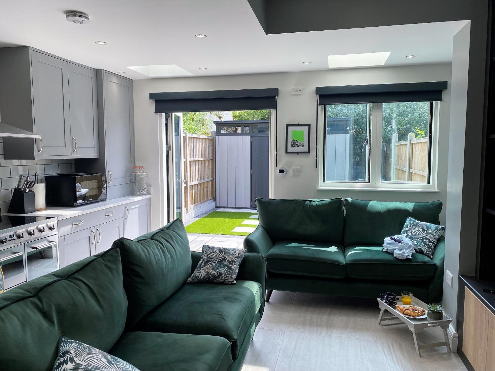 Superb Townhouse Near Vibrant Gloucester Road Бристоль Экстерьер фото