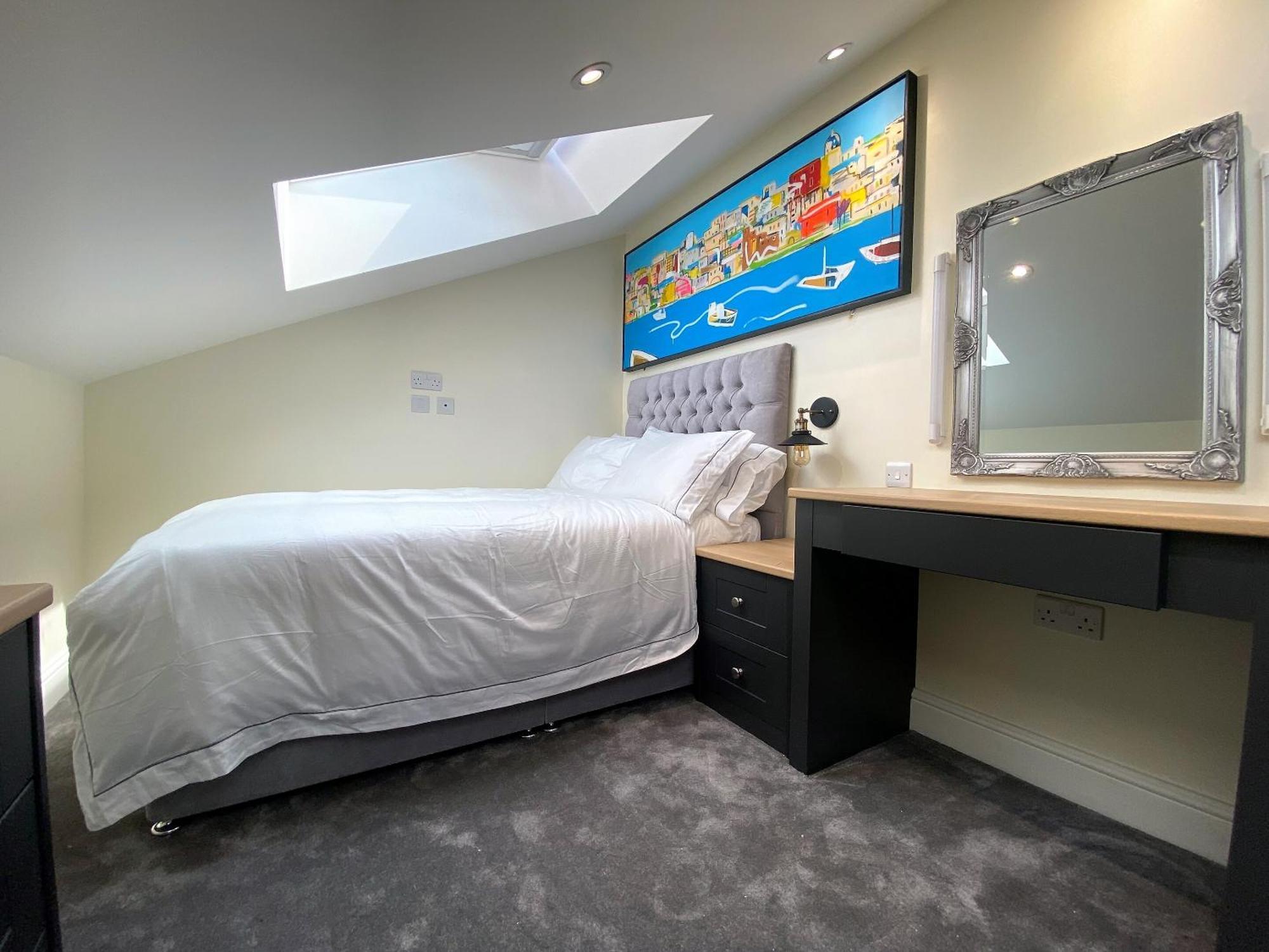 Superb Townhouse Near Vibrant Gloucester Road Бристоль Экстерьер фото